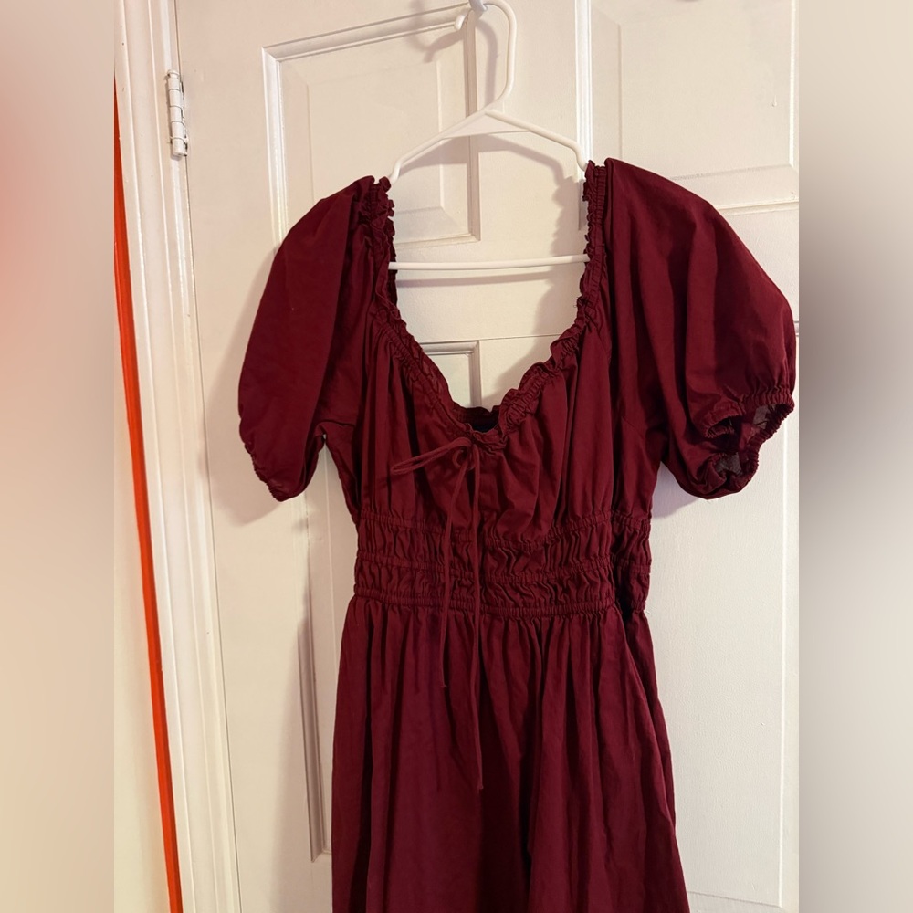 Burgundy Midi Dress with Puff Sleeves - Picture 2 of 5